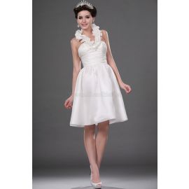 Asymmetrischer Ausschnitt langes Modern Brautkleid mit Rüschen